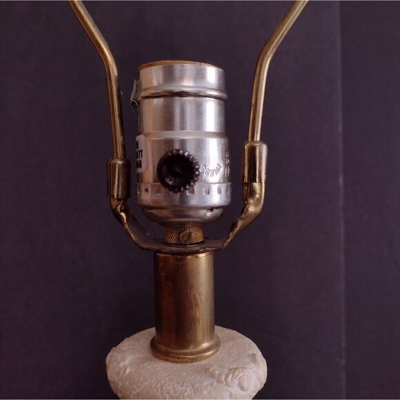 Vtg Underwriters Laboratories Portable Table Lamp Cream Cherub Sitting Plaster? - Picture 3 of 14